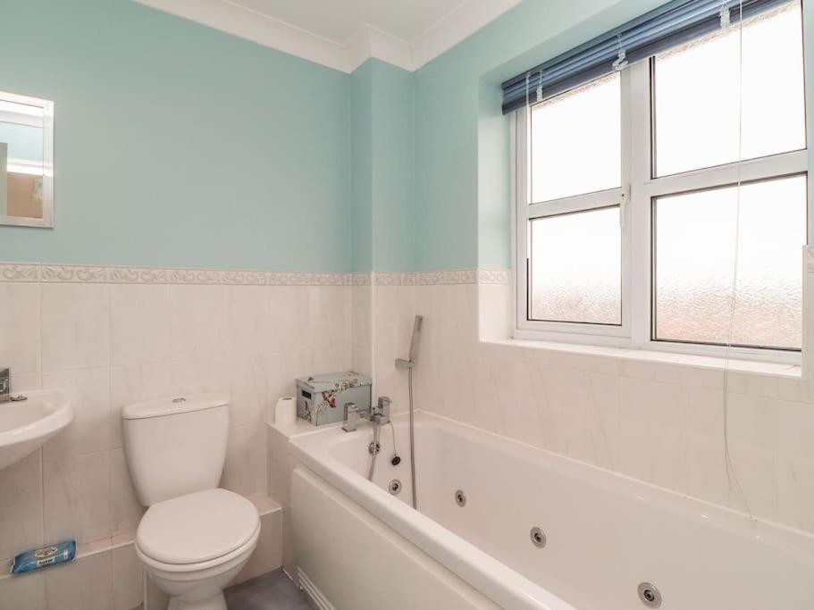 Stunning Seaviews - Beach House - Jacuzzi Bath Tub Littlestone-on-Sea Экстерьер фото
