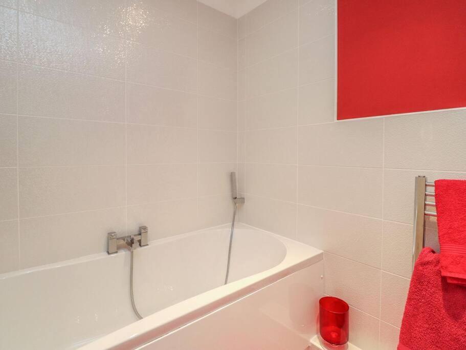 Stunning Seaviews - Beach House - Jacuzzi Bath Tub Littlestone-on-Sea Экстерьер фото