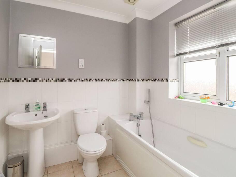 Stunning Seaviews - Beach House - Jacuzzi Bath Tub Littlestone-on-Sea Экстерьер фото